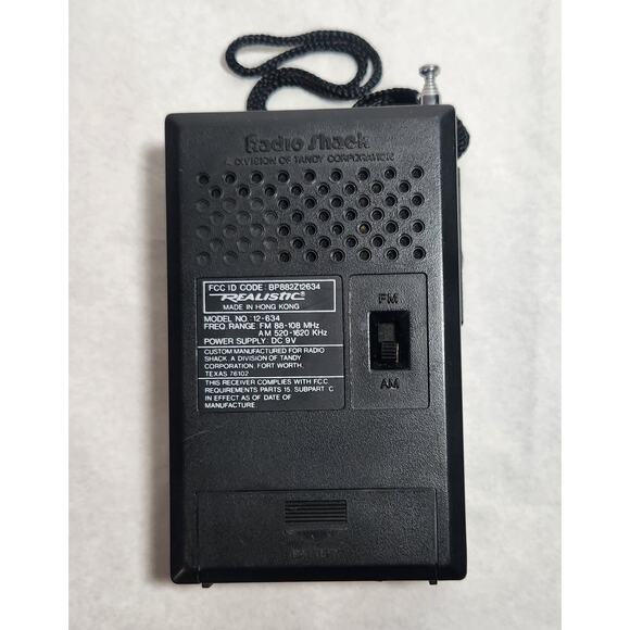 Radio Shack Realistic 12-634 Vintage Handheld AM/FM Radio Tested W/ New Battery - Picture 4 of 6